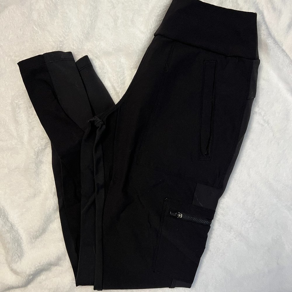 Athleta Black Cargo Legging